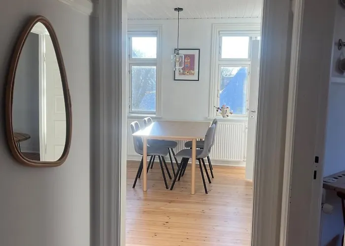 Entire In Lovely Daire Odense